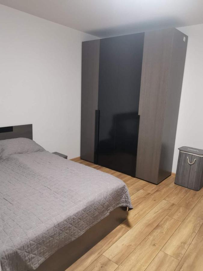 New Near Center With Free Parking Апартаменти *